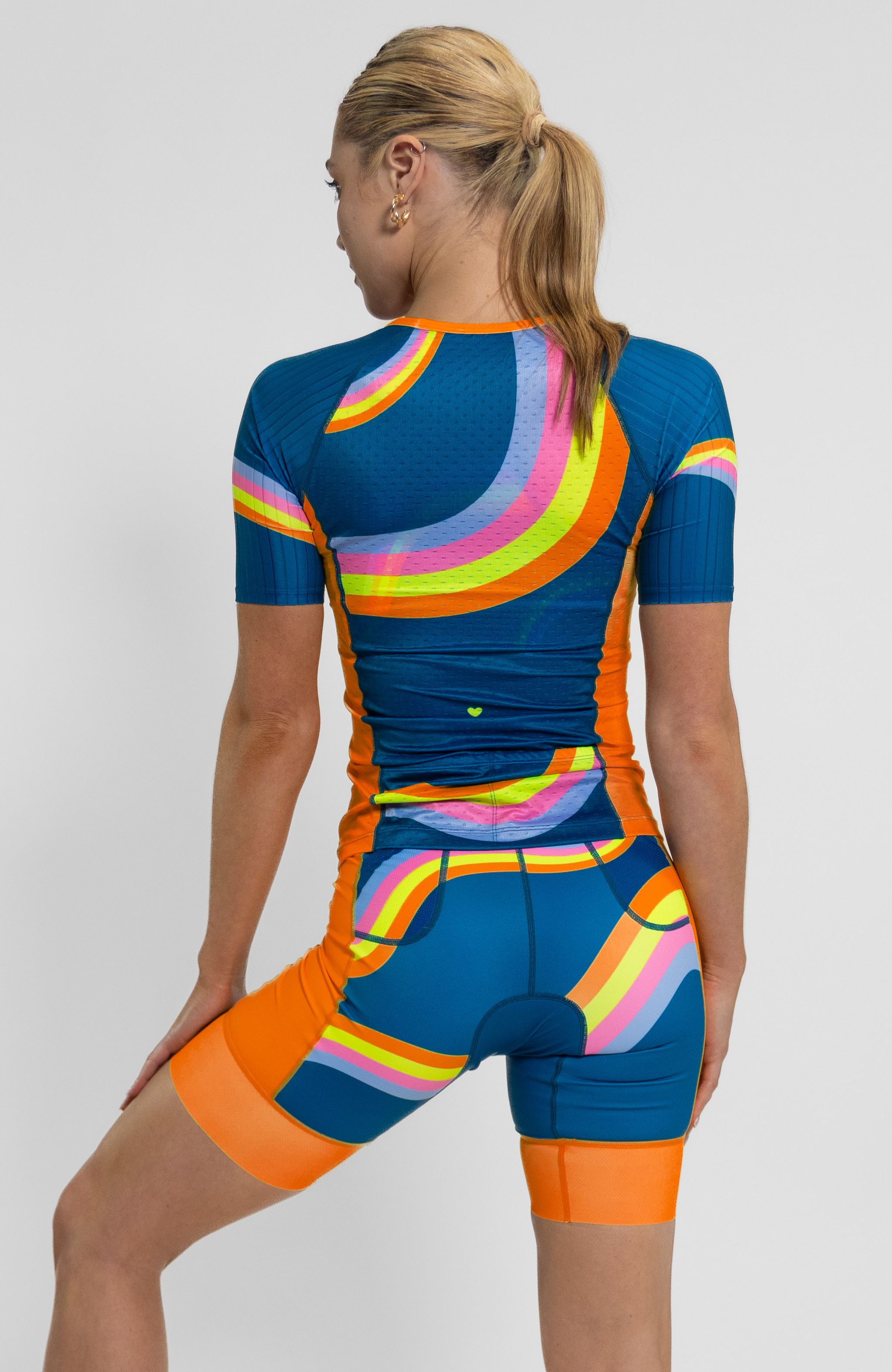 Coeur Sports Aero Tri Top Women's Sleeved Triathlon Aero Top in Groovy